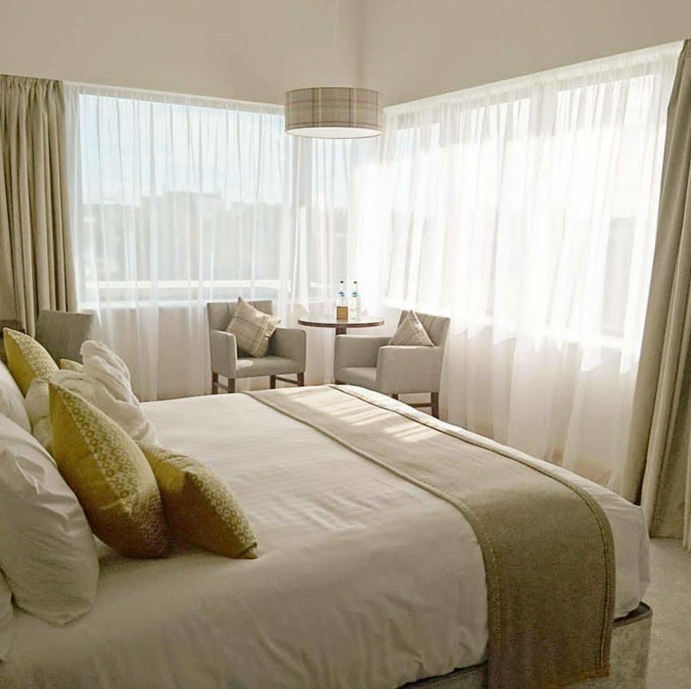 Menlo Park Apartments Galway Bagian luar foto