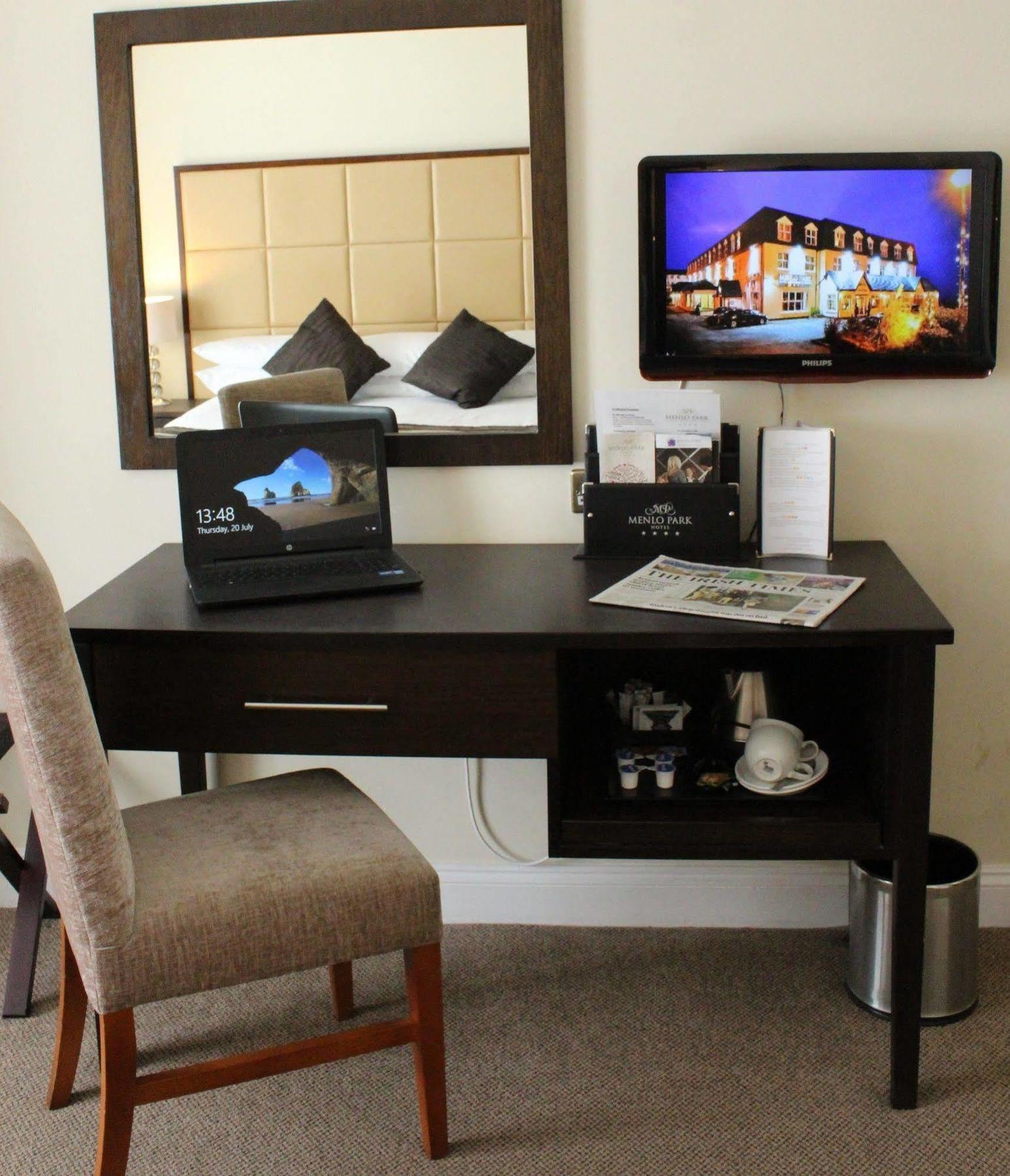 Menlo Park Apartments Galway Bagian luar foto