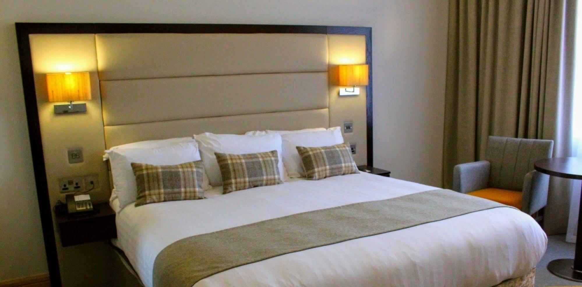 Menlo Park Apartments Galway Bagian luar foto