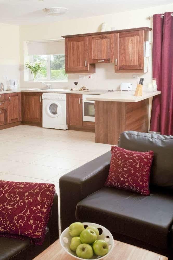 Menlo Park Apartments Galway Bagian luar foto